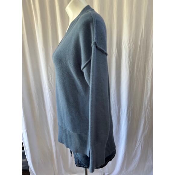 Philosophy Republic Clothing Blue‎ V-Neck Sweater - Size Medium - Picture 10 of 10